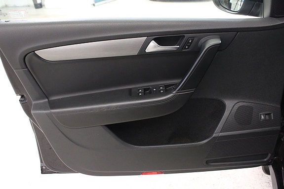 Volkswagen Passat 5 of 15