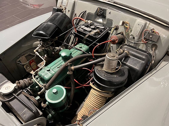 Volvo PV444 16 of 16