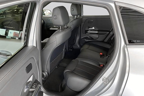 Mercedes-Benz EQA250+ 9 of 17