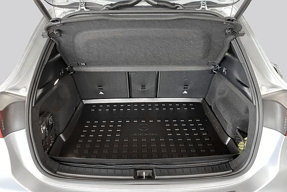 Mercedes-Benz EQA250+ 11 of 17