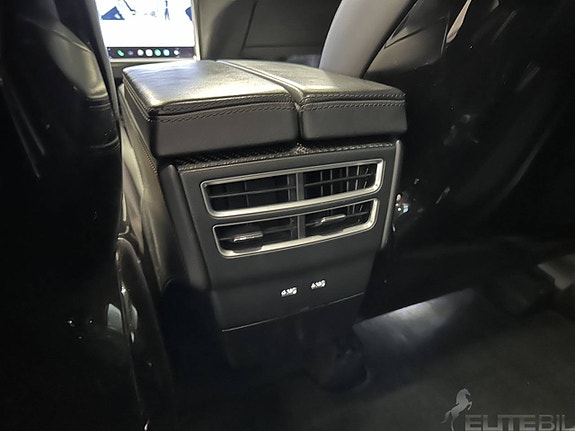 Tesla Model X 16 of 27