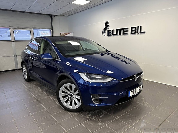 Tesla Model X 4 of 5
