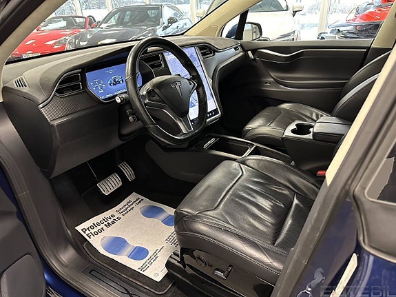 Tesla Model X 7 of 27