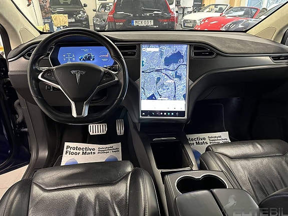 Tesla Model X 17 of 27
