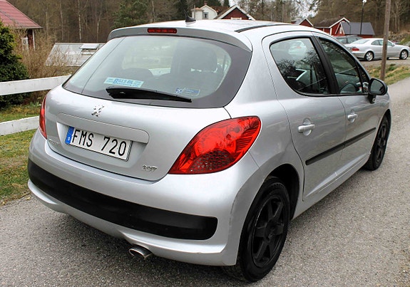 Peugeot 207 2 of 4