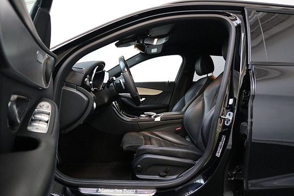 Mercedes-Benz C300 9 of 23
