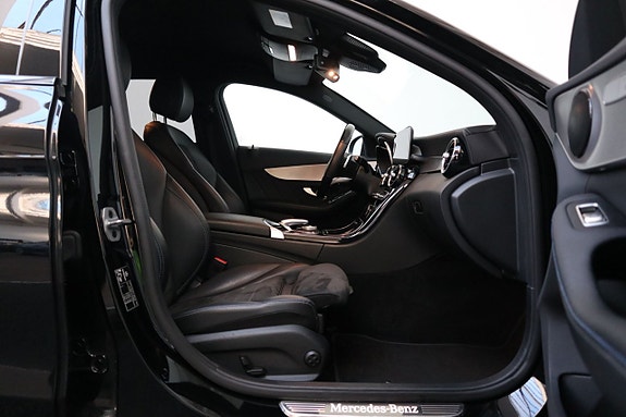 Mercedes-Benz C300 18 of 23