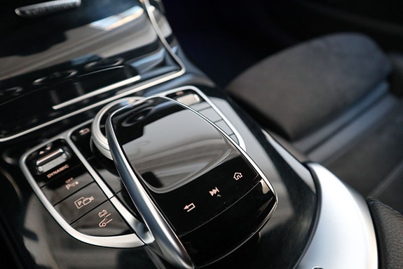 Mercedes-Benz C300 17 of 23