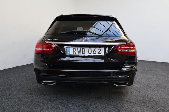 Mercedes-Benz C300 8 of 23