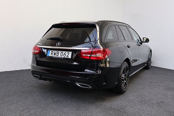 Mercedes-Benz C300 5 of 5