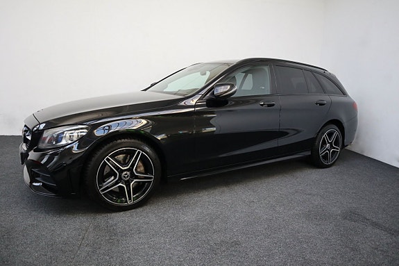 Mercedes-Benz C300 3 of 5