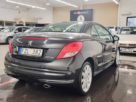 Peugeot 207 CC 12 of 17