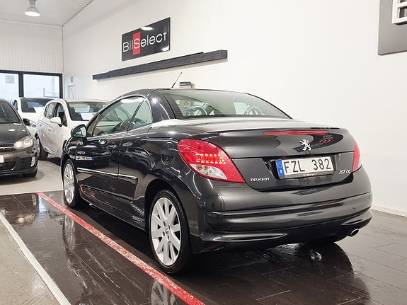 Peugeot 207 CC 11 of 17