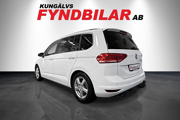 Volkswagen Touran 4 of 5