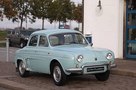 Renault Dauphine Gordini 2 of 5