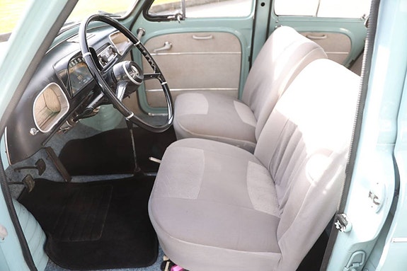 Renault Dauphine Gordini 9 of 14