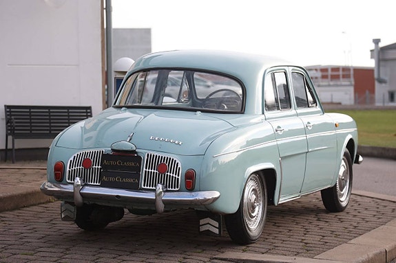Renault Dauphine Gordini 4 of 5