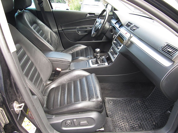 Volkswagen Passat 6 of 21