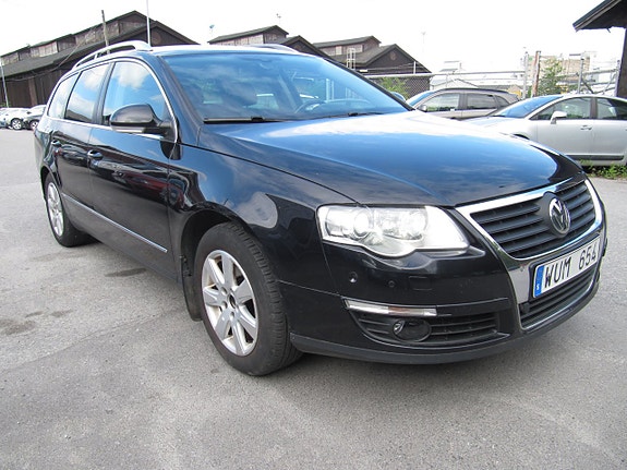 Volkswagen Passat 2 of 5