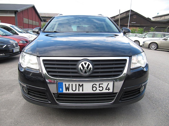 Volkswagen Passat 3 of 5