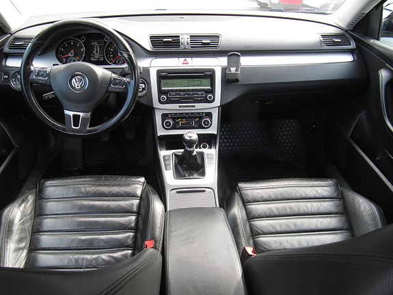 Volkswagen Passat 11 of 21