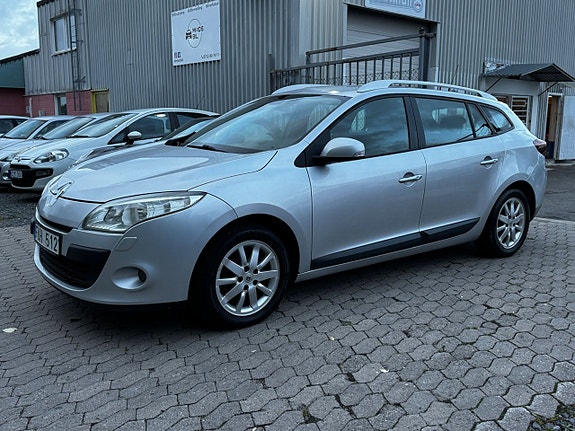 Renault Megane III 4 of 5