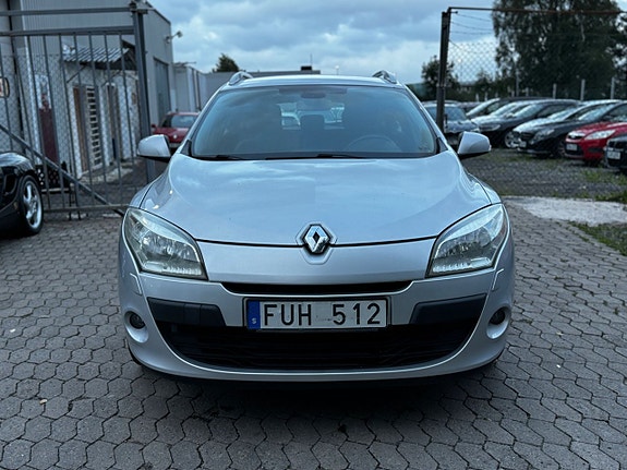 Renault Megane III 3 of 5