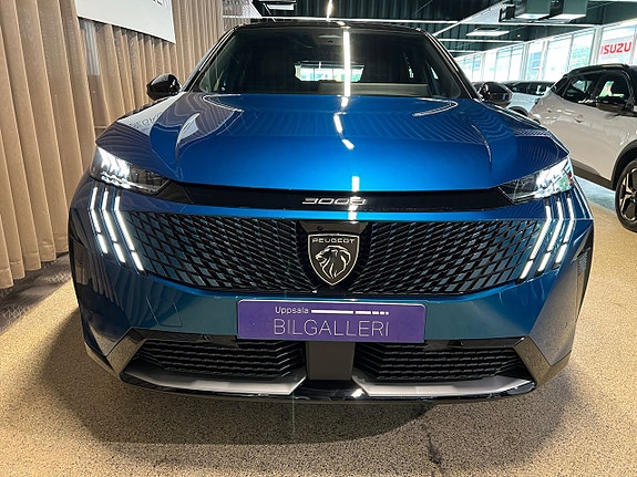 Peugeot e-3008 4 of 5
