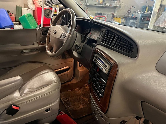 Ford Windstar 21 of 23