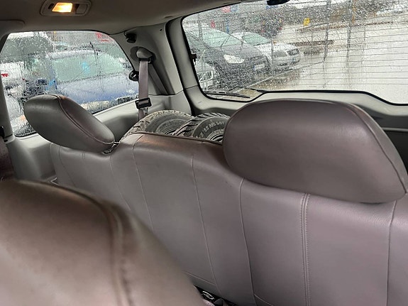 Ford Windstar 11 of 23