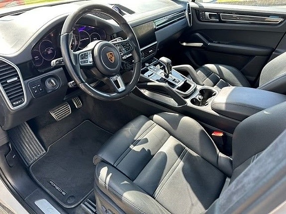 Porsche Cayenne Turbo 12 of 28
