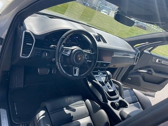 Porsche Cayenne Turbo 13 of 28