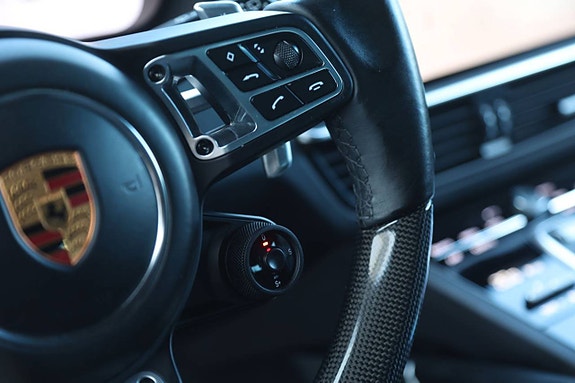 Porsche Cayenne Turbo 19 of 28