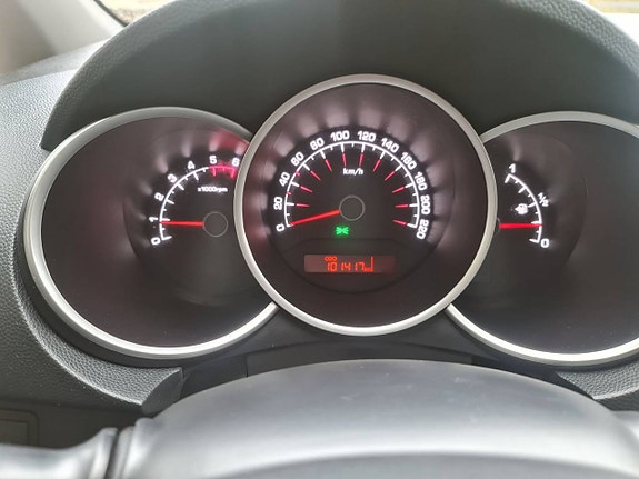 Kia Venga 3 of 18
