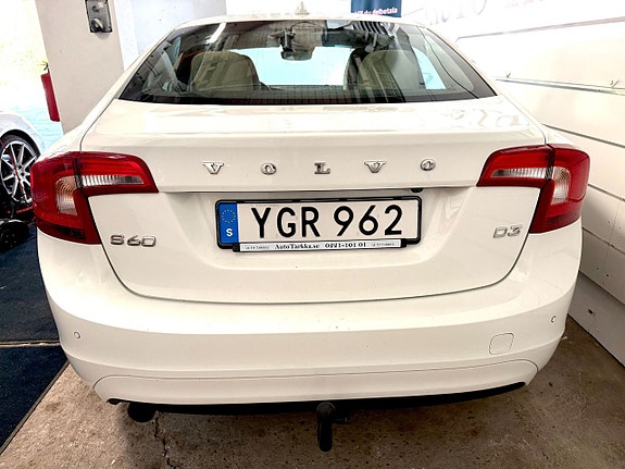 Volvo S60 5 of 5