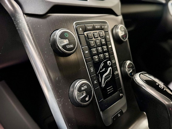 Volvo V40 11 of 12