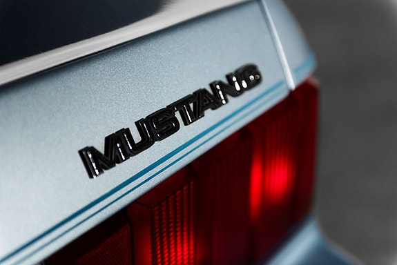 Ford Mustang 9 of 27