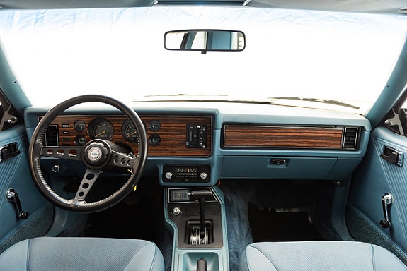 Ford Mustang 10 of 27