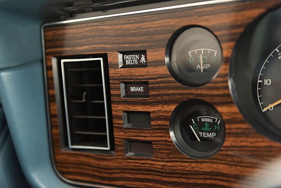 Ford Mustang 13 of 27