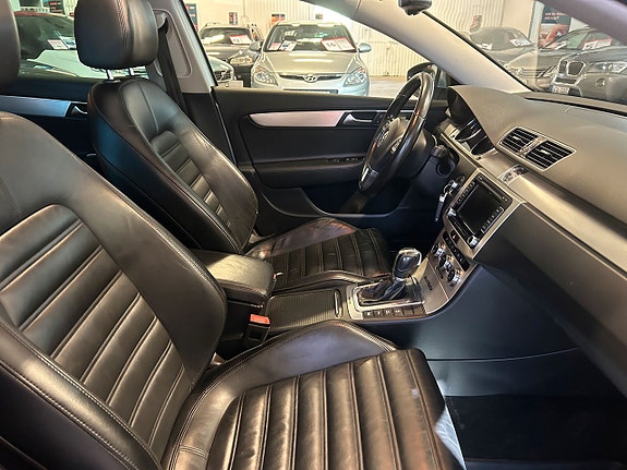 Volkswagen Passat Alltrack 12 of 21
