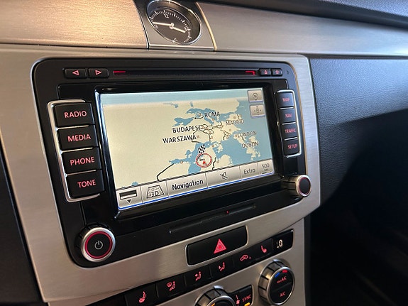 Volkswagen Passat Alltrack 18 of 21
