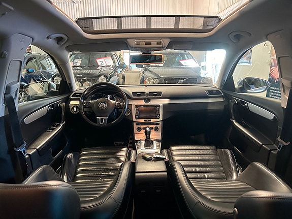 Volkswagen Passat Alltrack 16 of 21