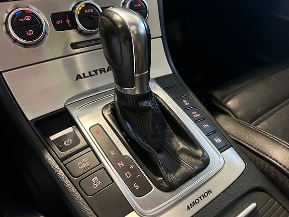 Volkswagen Passat Alltrack 17 of 21