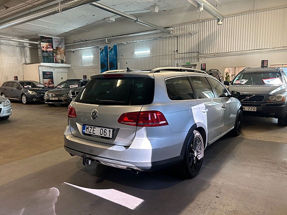 Volkswagen Passat Alltrack 7 of 21