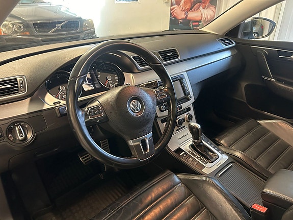 Volkswagen Passat Alltrack 9 of 21