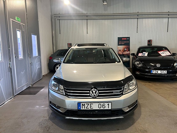 Volkswagen Passat Alltrack 3 of 5
