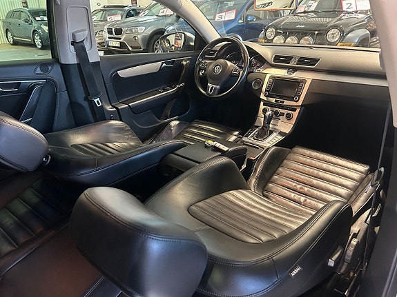 Volkswagen Passat Alltrack 15 of 21