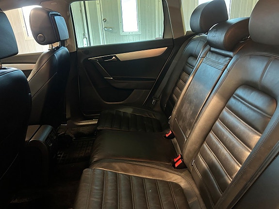 Volkswagen Passat Alltrack 10 of 21