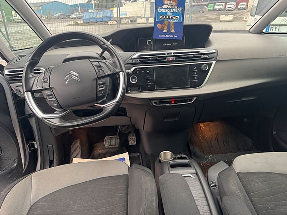Citroen C4 Picasso 13 of 17