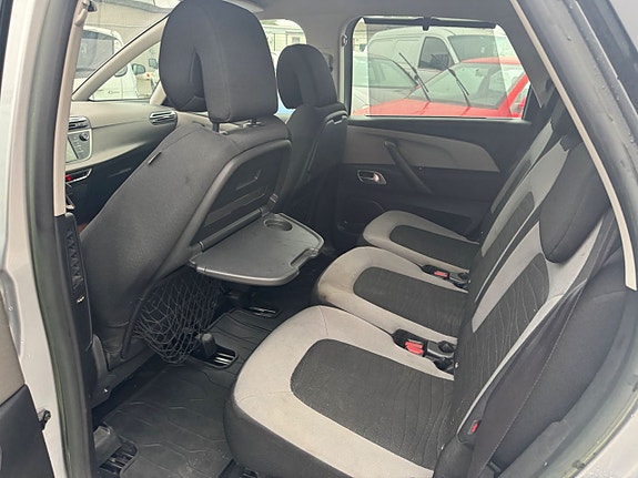 Citroen C4 Picasso 12 of 17